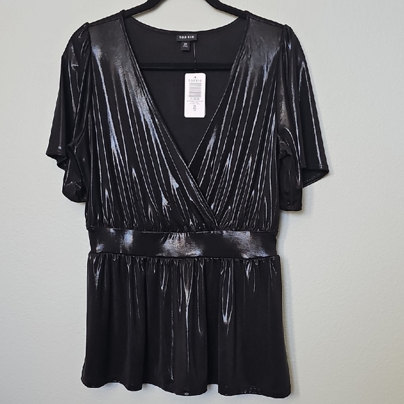 Torrid NWT Liquid Shine Deep Black Glossy Surplice Peplum Blouse Medium - Picture 3 of 11